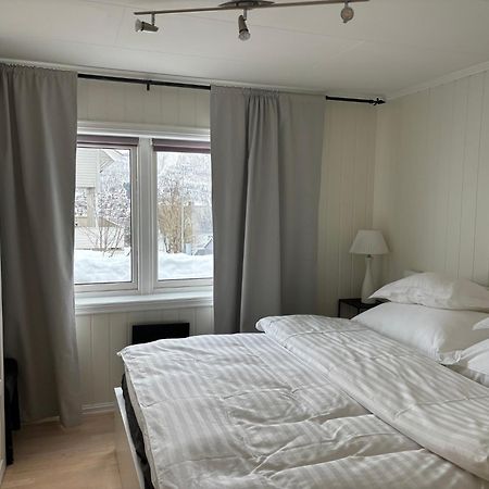 Sentral 4-Roms Leilighet I Trollbakken Tromsø Exteriör bild